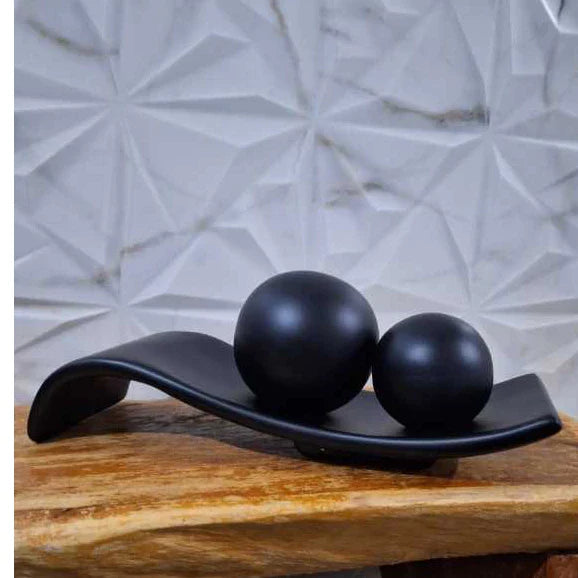 Rampa Preta com 2 Esferas – Decoração Versátil